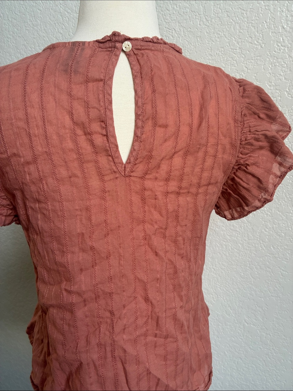 Universal Thread Rust Eyelet Ruffle Sleeve Blouse - Picture 2 of 4